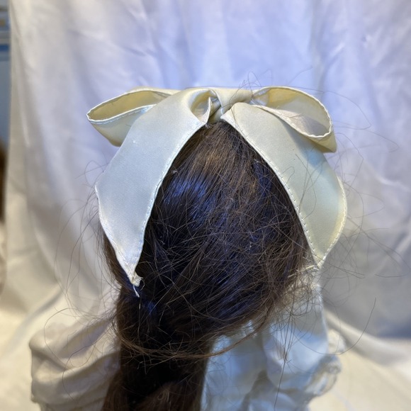 1986 Seymour Mann Collectors Guild Doll Brunette with Blue Eyes with stand - Picture 10 of 12